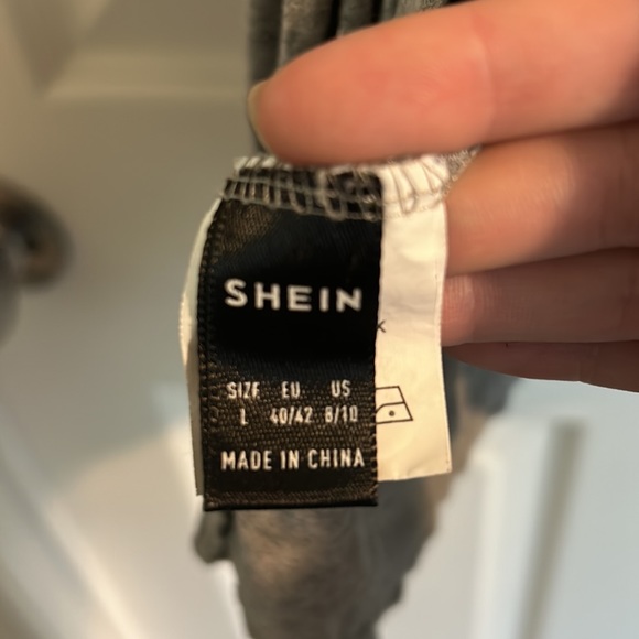 Off the shoulder gray t shirt - Picture 2 of 2